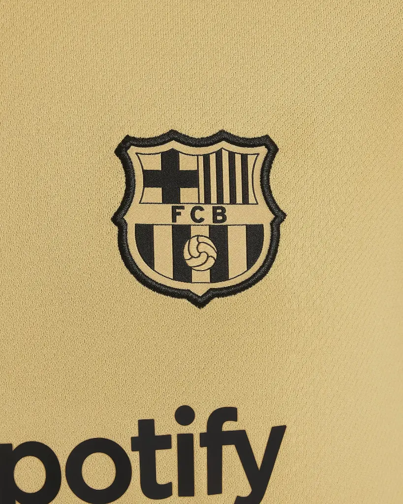 FCB+YNK+DF+STRK+SS+TOP+K (2).webp